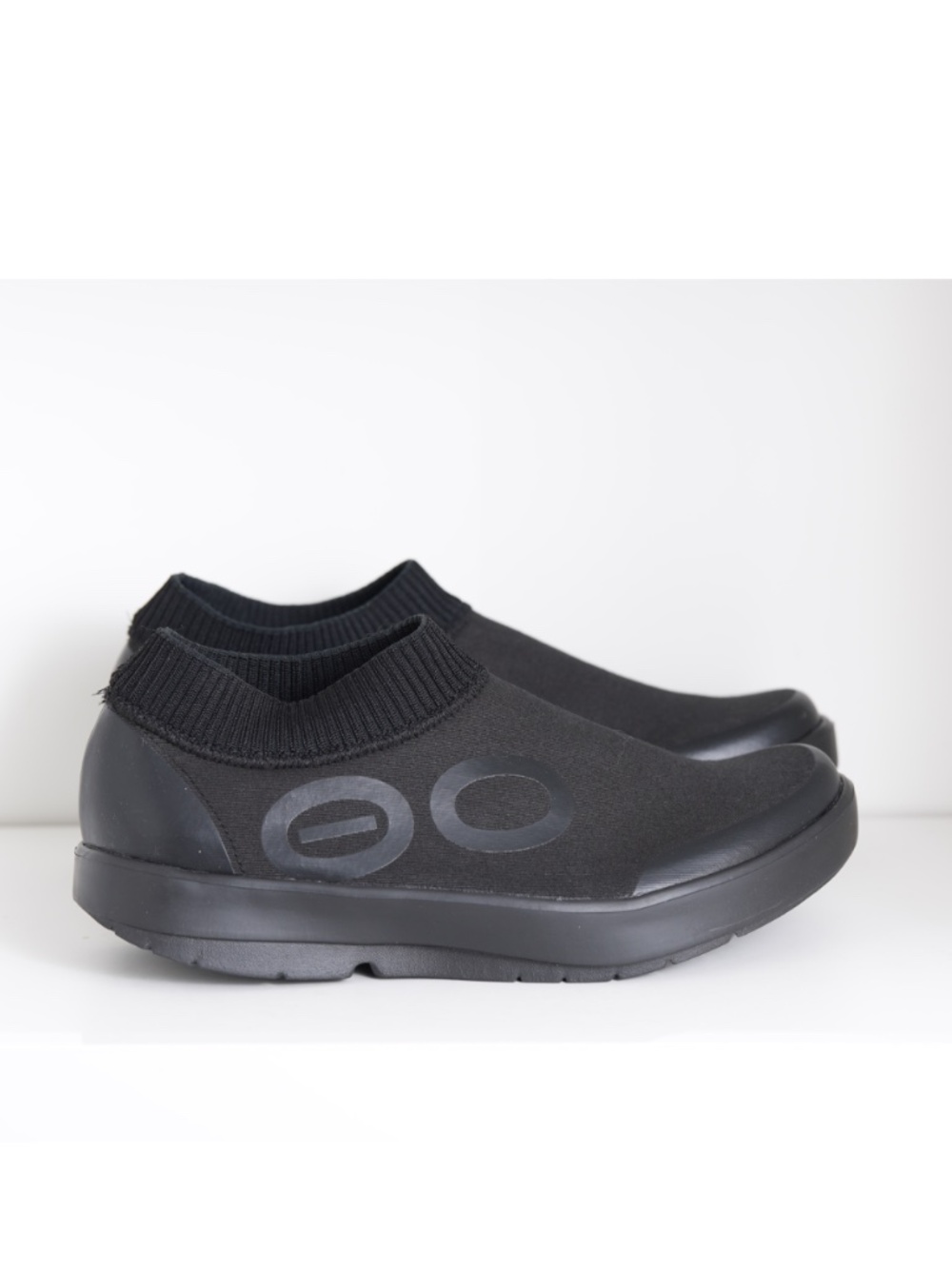 $149 Oofos Oomg Eeze Knit Black Comfort Recovery Slip On Shoes Mens US 10.5